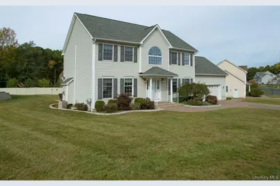 6 Jamil Court, Poughkeepsie, NY 12603 - Photo 2