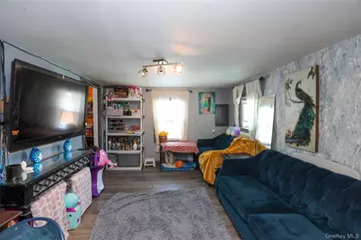 654 Broadway #9W, Esopus, NY 12429 - Photo 8