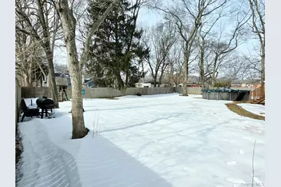 131 Forrest Avenue, Shirley, NY 11967 - Photo 32