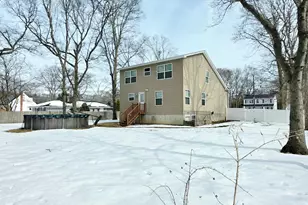 131 Forrest Ave, Shirley, NY 11967 - Photo 4