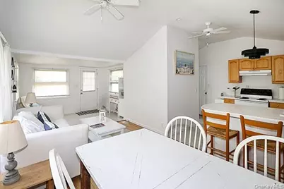 14 Lincoln Road, Hampton Bays, NY 11946 - Photo 12