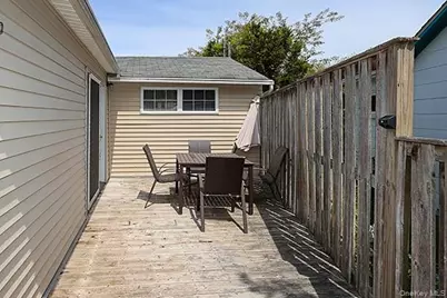 14 Lincoln Road, Hampton Bays, NY 11946 - Photo 32