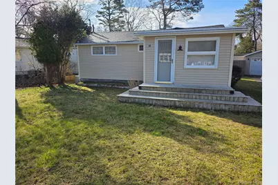 14 Lincoln Road, Hampton Bays, NY 11946 - Photo 1