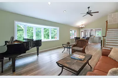 46 Reynal Road, White Plains, NY 10605 - Photo 8