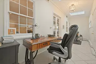 163 Elm St, Roslyn Heights, NY 11577 - Photo 4