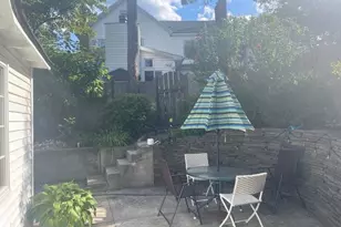 35 Youngs Hill Rd, Huntington, NY 11743 - Photo 4