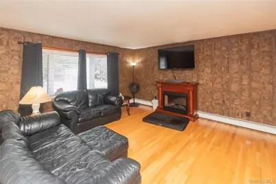 6 Reggie Drive, Wappingers Falls, NY 12590 - Photo 4