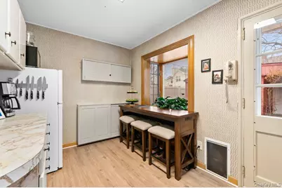 22 Greenway Circle, Syosset, NY 11791 - Photo 10