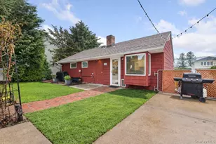 22 Greenway Circle, Syosset, NY 11791 - Photo 24