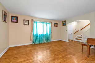 112 Ann St, Valley Stream, NY 11580 - Photo 2