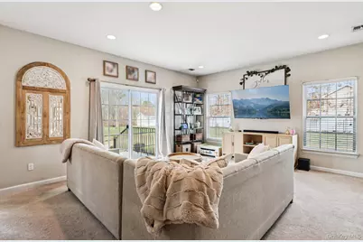 4 Clinton Avenue, Bellport, NY 11713 - Photo 8