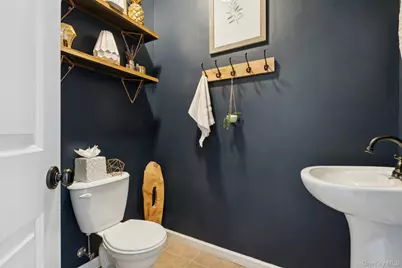 4 Clinton Avenue, Bellport, NY 11713 - Photo 18