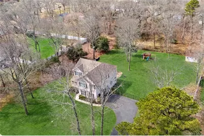 4 Clinton Avenue, Bellport, NY 11713 - Photo 2