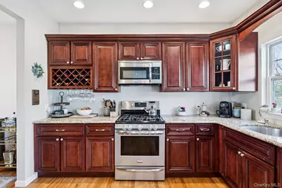 4 Clinton Avenue, Bellport, NY 11713 - Photo 14