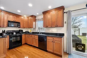 6 Crest Dr N, Yorktown Heights, NY 10598 - Photo 6