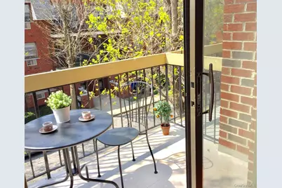 71-35 Sutton Place #3Fl, Fresh Meadows, NY 11365 - Photo 4