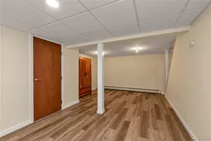 115 Broadmoor Ln, Westbury, NY 11590 - Photo 18