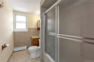 115 Broadmoor Ln, Westbury, NY 11590 - Photo 16