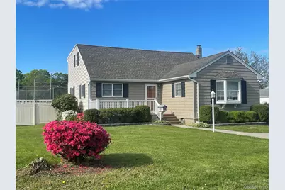 33 Maple Avenue, Kings Park, NY 11754 - Photo 2