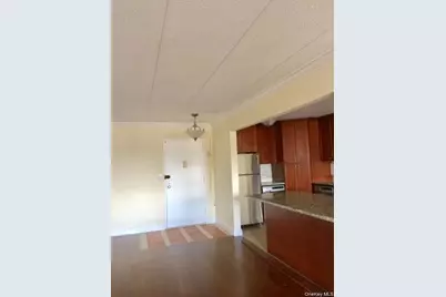 30 Greenridge Avenue #4D, White Plains, NY 10605 - Photo 2