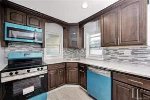 296 Harvard St, Hempstead, NY 11550 - Photo 16