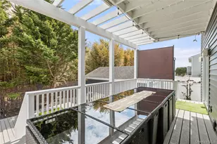 849 E Bay Dr, West Islip, NY 11795 - Photo 18