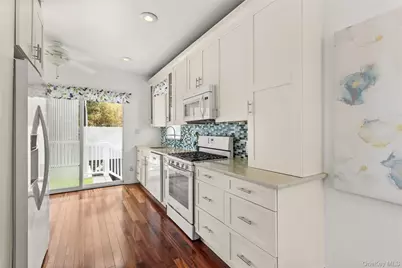 849 E Bay Drive, West Islip, NY 11795 - Photo 4