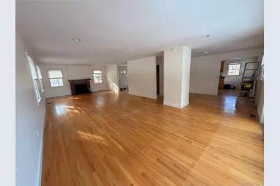 4 Lloyd Point Drive, Lloyd Harbor, NY 11743 - Photo 2