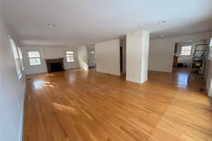 4 Lloyd Point Dr, Lloyd Harbor, NY 11743 - Photo 2