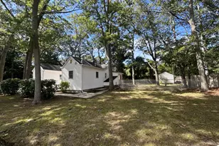 277 Prince Rd, Rocky Point, NY 11778 - Photo 2