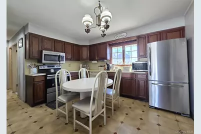 5 South Lane, Levittown, NY 11756 - Photo 2