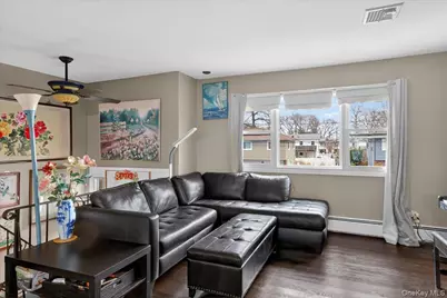 41 N Kings Avenue, Lindenhurst, NY 11757 - Photo 4