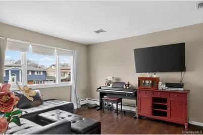 41 N Kings Avenue, Lindenhurst, NY 11757 - Photo 4