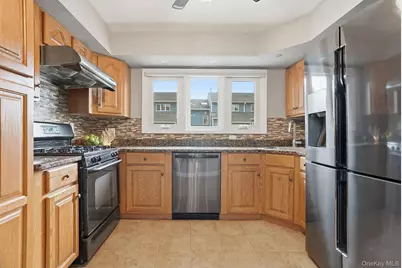 74 Village Green, Bardonia, NY 10954 - Photo 12