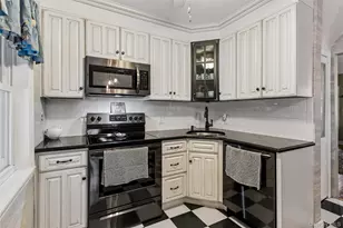 9 Clinton St, Elmont, NY 11003 - Photo 8