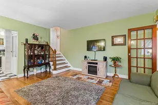 9 Clinton St, Elmont, NY 11003 - Photo 6