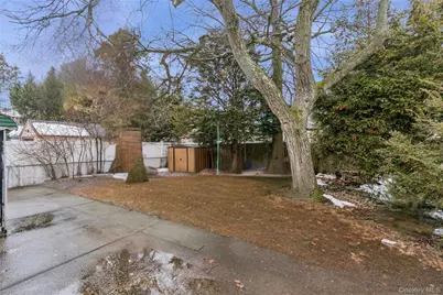 9 Clinton Street, Elmont, NY 11003 - Photo 20