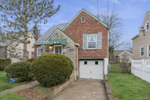 9 Clinton St, Elmont, NY 11003 - Photo 2