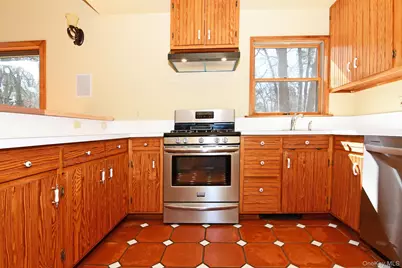 5 Arthur Street, Riverhead, NY 11901 - Photo 8