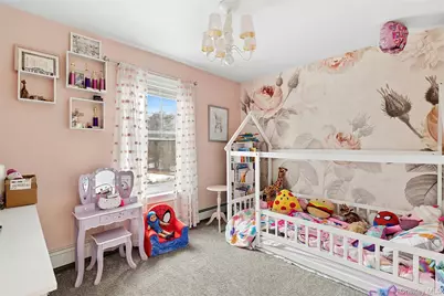 281 Clinton Avenue, Patchogue, NY 11772 - Photo 10