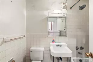 305 E 40th St, New York, NY 10016 - Photo 12