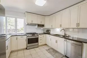 68 Lauren Ave, Dix Hills, NY 11746 - Photo 14