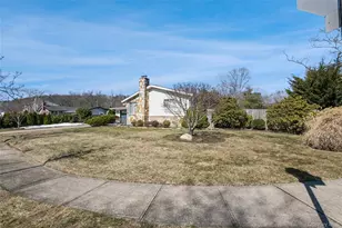 68 Lauren Ave, Dix Hills, NY 11746 - Photo 36