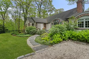 68 Flower Hill Rd, Huntington, NY 11743 - Photo 2