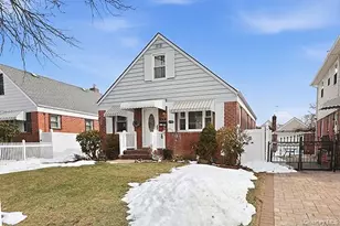 82-27 248th St, Bellerose, NY 11426 - Photo 2