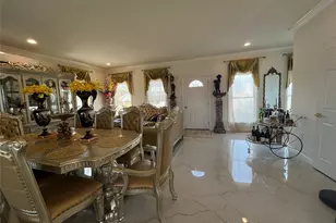 126 Trafalgar Dr, Shirley, NY 11967 - Photo 2