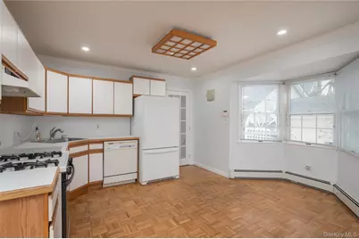 9 Harrison Ave, Hicksville, NY 11801 - Photo 8