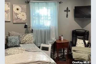 721 Meadow Road, Smithtown, NY 11787 - Photo 4