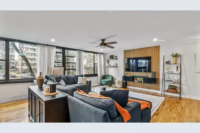 10-24 166th Street #3A, Whitestone, NY 11357 - Photo 4