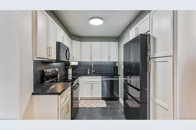 10-24 166th Street #3A, Whitestone, NY 11357 - Photo 10